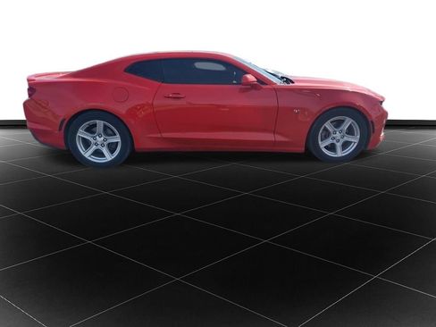 Used 2022 Chevrolet Camaro LT image 4