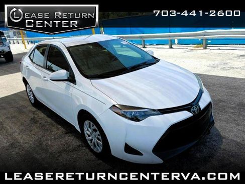Used 2017 Toyota Corolla LE FWD image 1
