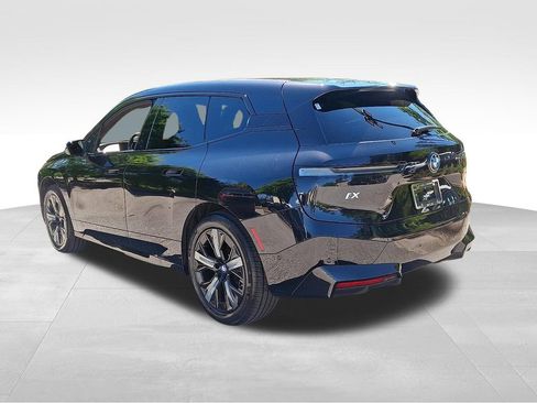 Used 2024 BMW iX xDrive50 w/ Premium Package AWD/4WD image 4