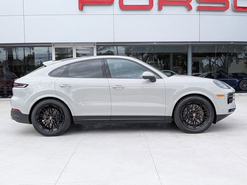 New 2026 Porsche Cayenne E-Hybrid Coupe AWD/4WD image 8