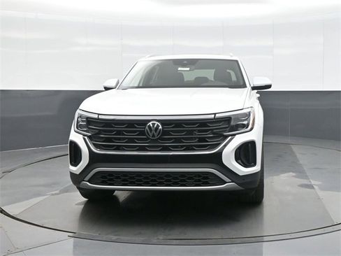 New 2026 Volkswagen Atlas Cross Sport SE image 2