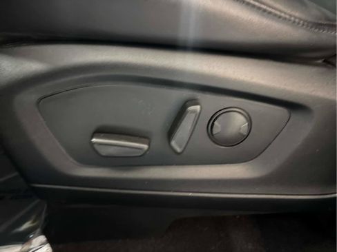 Used 2023 Ford Explorer XLT w/ Equipment Group 202A AWD/4WD image 30