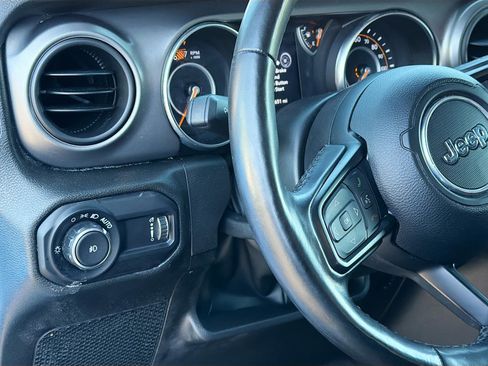 Used 2023 Jeep Wrangler Sport S image 11