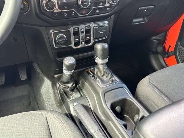 Used 2023 Jeep Wrangler Unlimited Sport AWD/4WD image 12