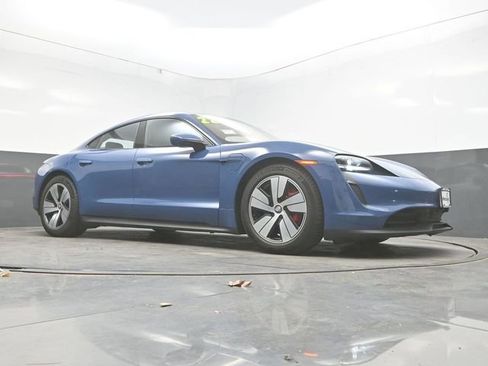 Used 2022 Porsche Taycan 4S image 36