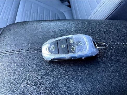 Used 2022 Hyundai Santa Cruz SEL Premium w/ Cargo Package image 36