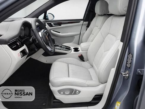 Used 2020 Porsche Macan S AWD/4WD image 5