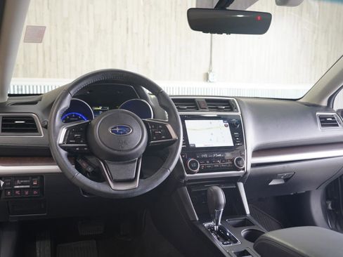 Used 2019 Subaru Outback 3.6R Limited AWD/4WD image 11