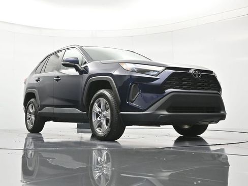 Used 2022 Toyota RAV4 XLE FWD image 37