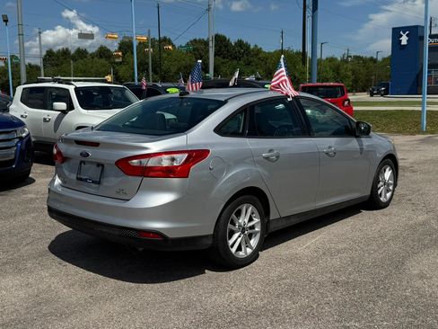 Used 2012 Ford Focus SE FWD image 6