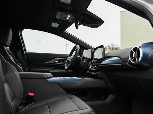 New 2026 Chevrolet Equinox EV LT image 10