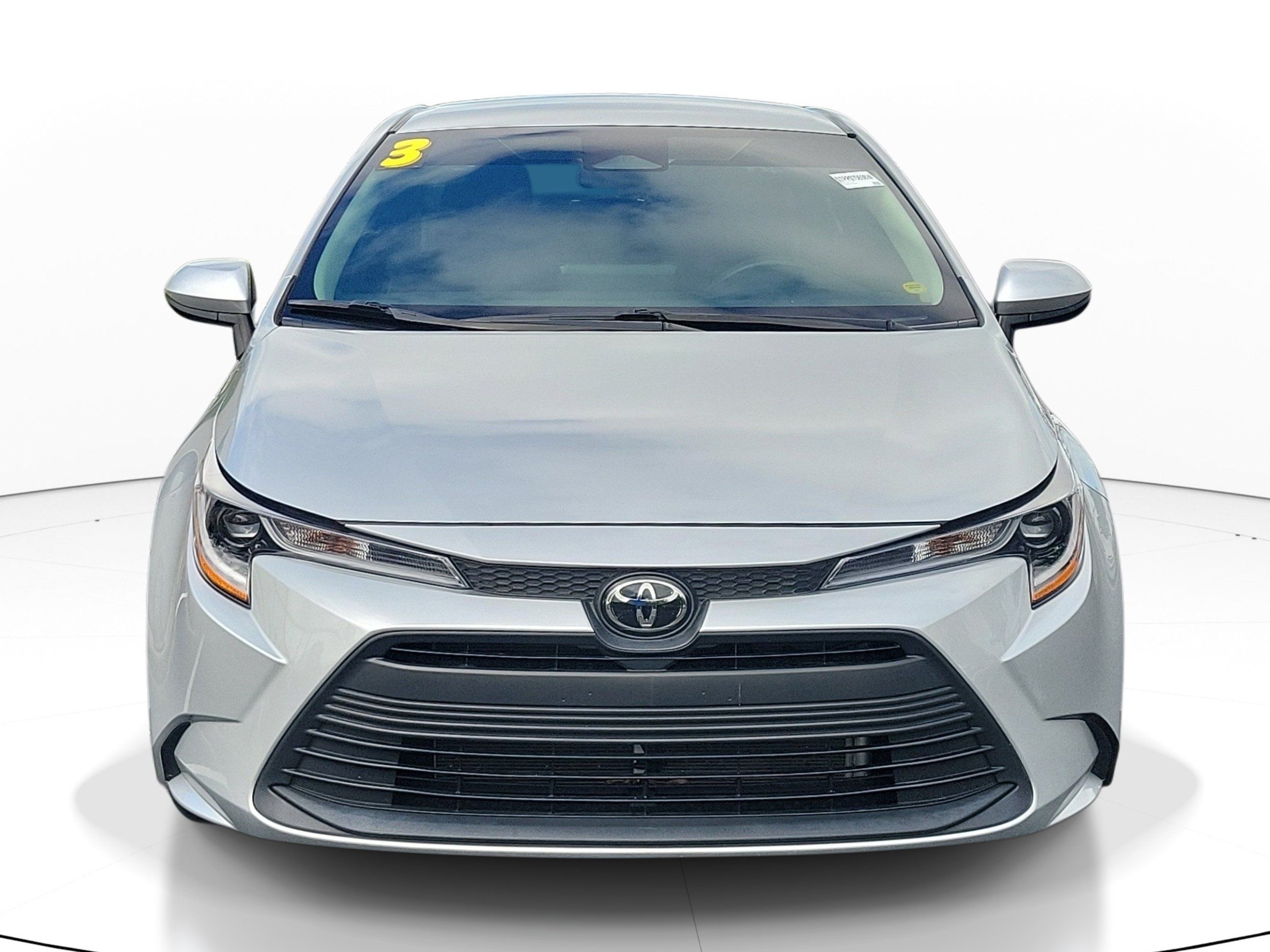 Used 2023 Toyota Corolla LE FWD image 2