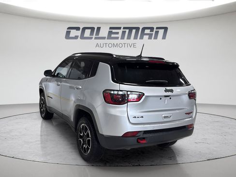Used 2025 Jeep Compass Trailhawk AWD/4WD image 2