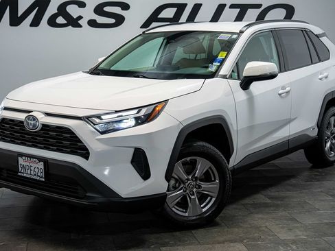 Used 2024 Toyota RAV4 LE AWD/4WD image 2