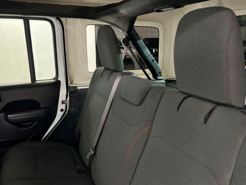 Certified 2025 Jeep Wrangler Unlimited Rubicon AWD/4WD image 20