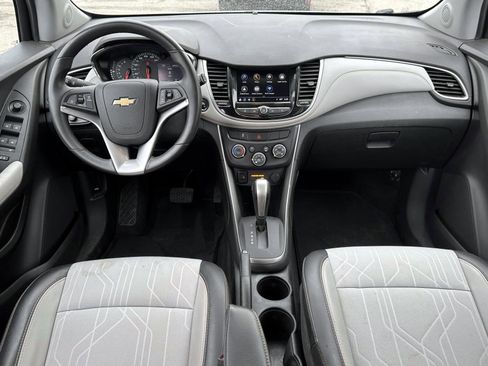 Used 2018 Chevrolet Trax LT w/ LT Convenience Package image 13
