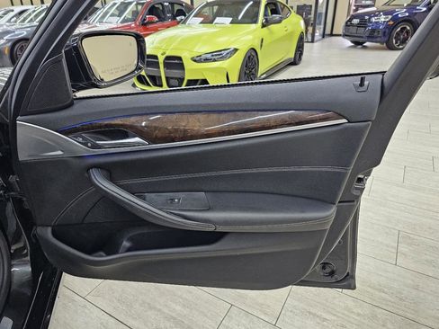 Used 2018 BMW 530e RWD image 41