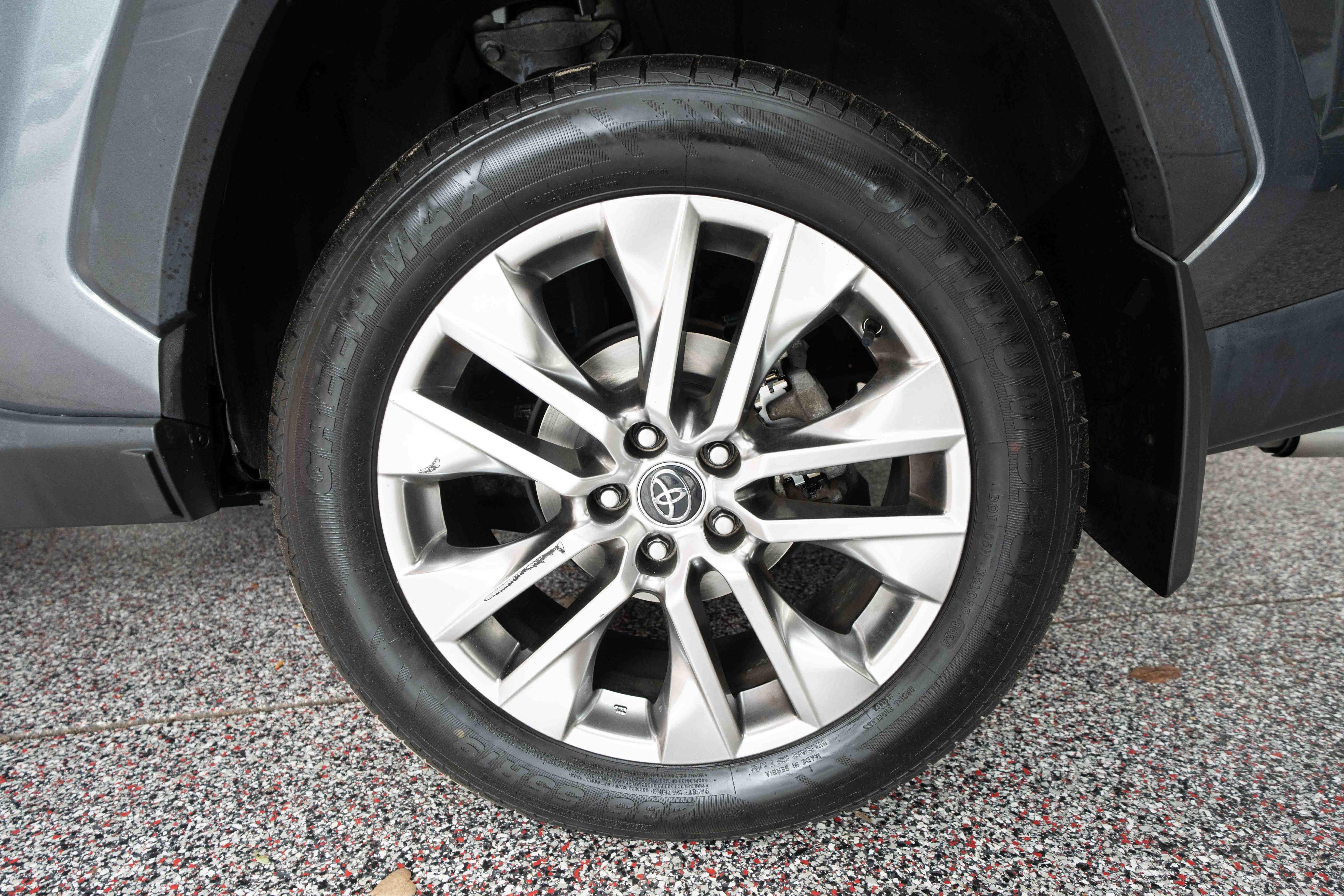 Used 2021 Toyota RAV4 XLE Premium AWD/4WD image 30