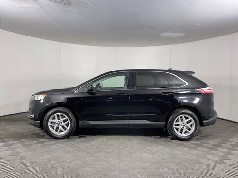 Used 2022 Ford Edge SEL w/ Convenience Package image 2