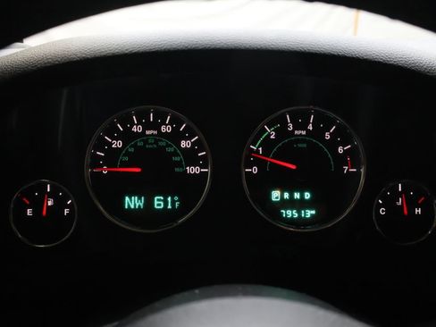 Used 2017 Jeep Wrangler Unlimited Sahara w/ Connectivity Group AWD/4WD image 20