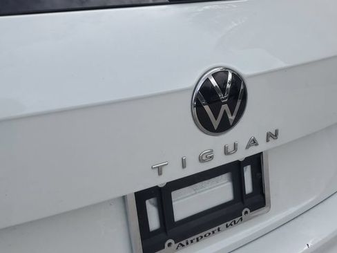 Used 2024 Volkswagen Tiguan SEL R-Line AWD/4WD image 8