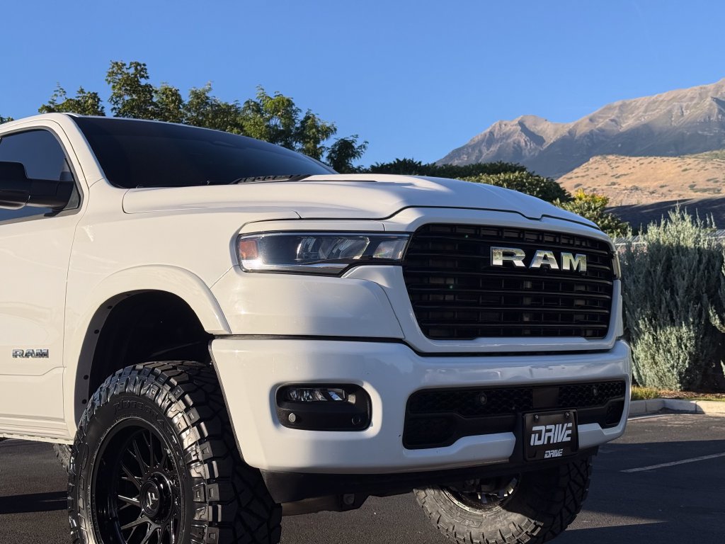 Used 2025 RAM 1500 Laramie w/ Sport Appearance Package AWD/4WD image 16