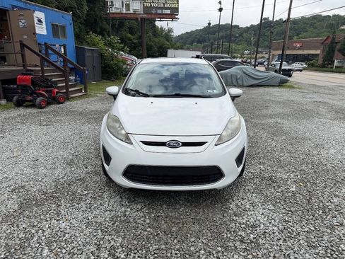 Used 2012 Ford Fiesta SE w/ Super Fuel Economy Pkg FWD image 5
