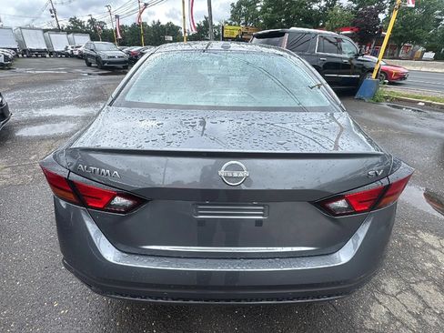 Used 2024 Nissan Altima 2.5 SV FWD image 6