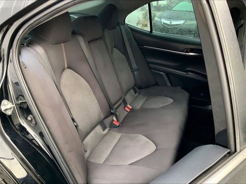 Used 2019 Toyota Camry LE image 17