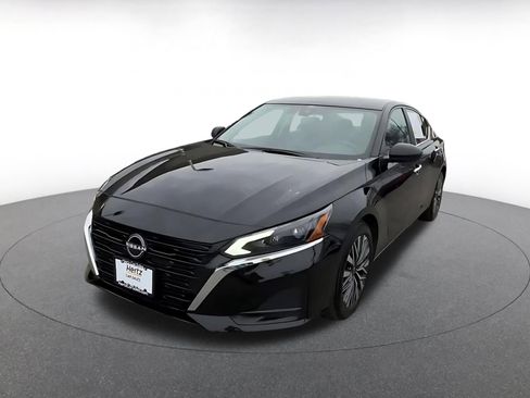 Used 2025 Nissan Altima 2.5 SV image 7