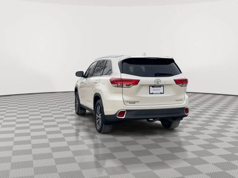 Used 2019 Toyota Highlander XLE image 7