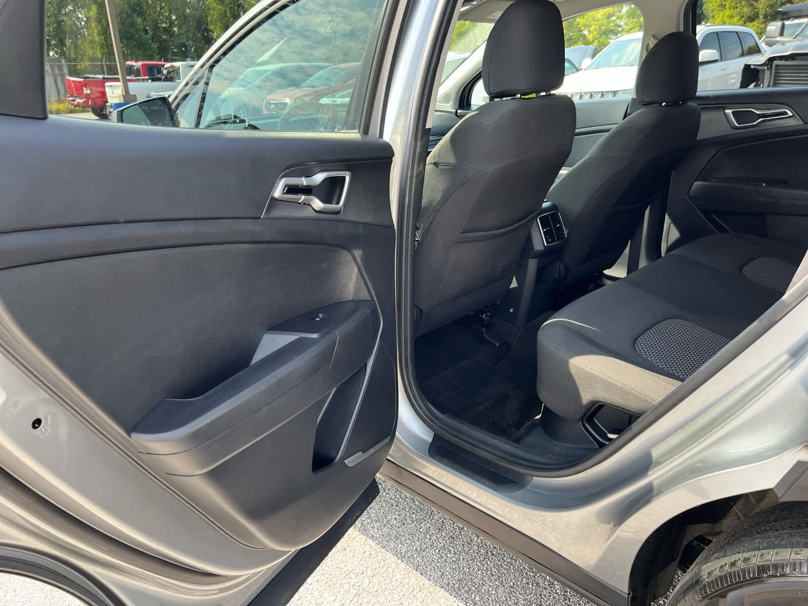 Used 2025 Kia Sportage LX AWD/4WD image 21