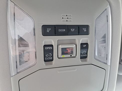 Used 2025 Toyota RAV4 XLE FWD image 13