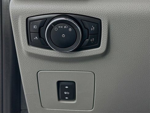 Used 2016 Ford F150 XLT w/ Equipment Group 302A Luxury image 10