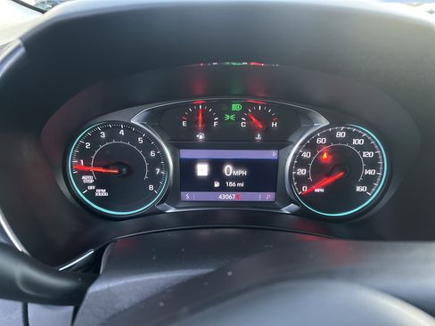 Used 2023 Chevrolet Equinox Premier image 17