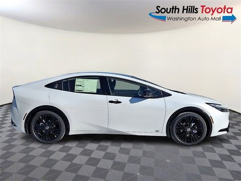 New 2026 Toyota Prius AWD image 7