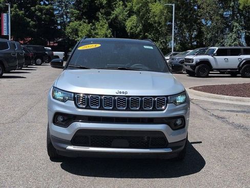Used 2024 Jeep Compass Limited w/ Sun and Sound Group AWD/4WD image 8