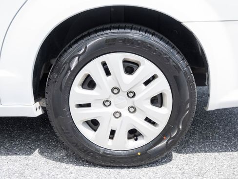 Used 2018 Dodge Grand Caravan SE w/ UConnect Hands-Free Group FWD image 16
