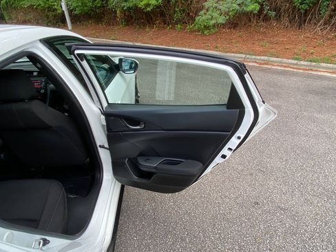 Used 2017 Honda Civic Sport image 38