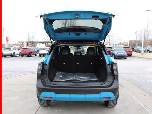 Certified 2025 Nissan Kicks SR w/ Illumination Package image 9