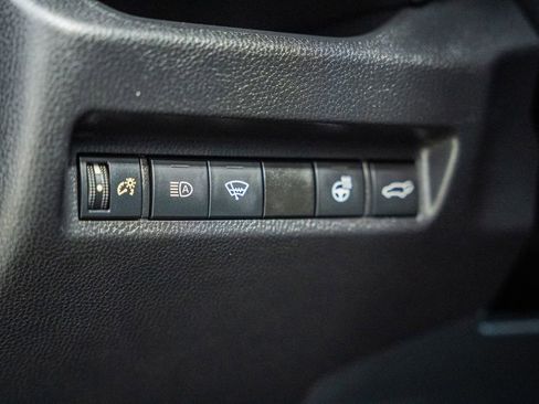 Used 2021 Toyota RAV4 XLE Premium image 39