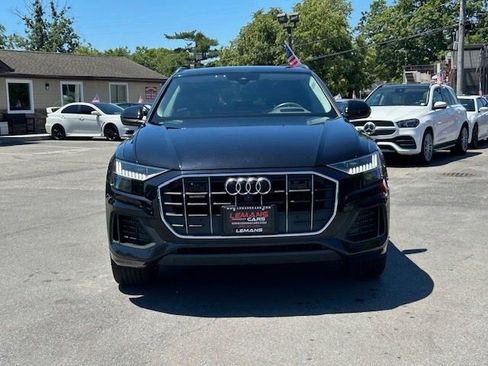 Used 2019 Audi Q8 Prestige w/ Luxury Package AWD/4WD image 2