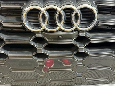 Used 2025 Audi Q5 e Premium Plus w/ Premium Plus Package AWD/4WD image 22