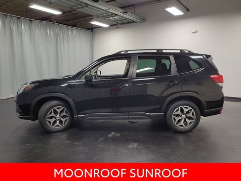 Used 2023 Subaru Forester Premium AWD/4WD image 5