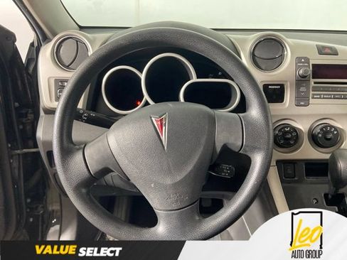 Used 2009 Pontiac Vibe w/ Preferred Package FWD image 12