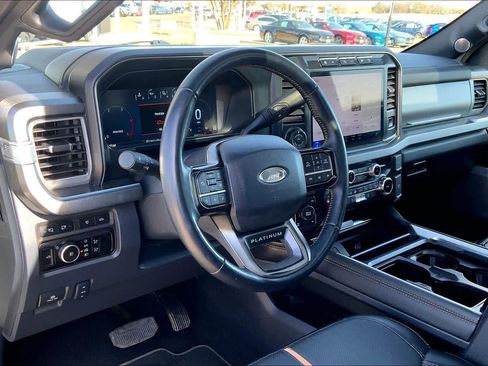 Used 2024 Ford F250 Platinum w/ FX4 Off-Road Package image 17