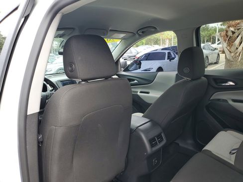 Used 2023 Chevrolet Equinox LS w/ LS Convenience Package image 9