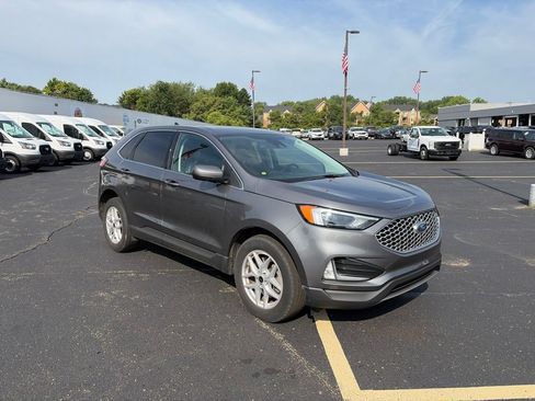 Used 2023 Ford Edge SEL w/ Convenience Package AWD/4WD image 3