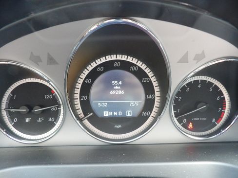 Used 2011 Mercedes-Benz C 300 4MATIC Sedan image 32