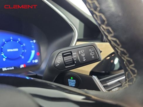 Certified 2022 Ford Escape Titanium w/ Titanium Elite Package image 18